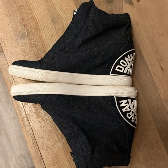 DKNY Connie Wedge Sneakers Denim Street Chic High-top Size 10 Exposed Zipper - Picture 5 of 9